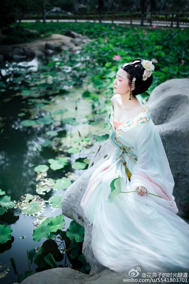 39岁的女子给62岁老头做保姆老头抱我亲我我却愿意继续照顾他九游网站(图11)