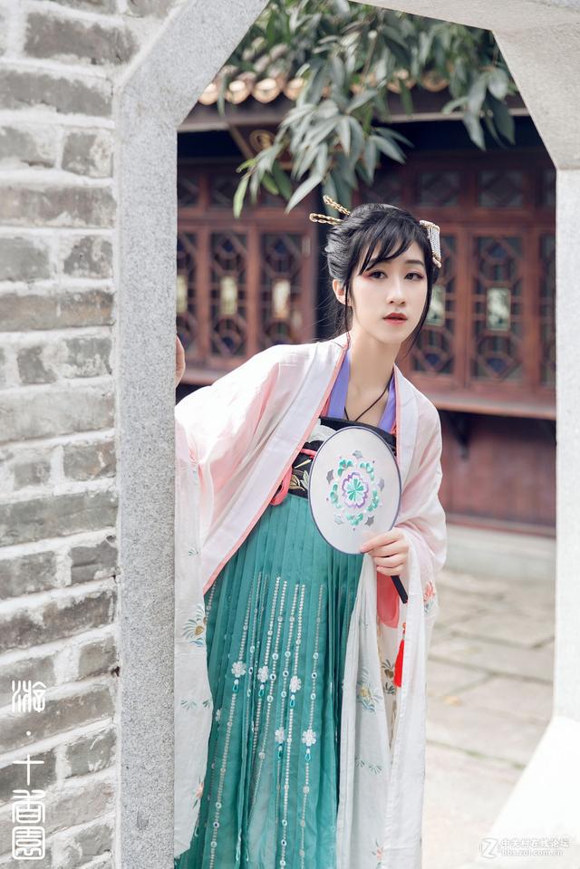 39岁的女子给62岁老头做保姆老头抱我亲我我却愿意继续照顾他九游网站(图12)